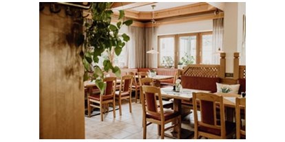 Essen-gehen - Sitzplätze im Freien - Lokal - Wirtshaus Dorfcafe Unken