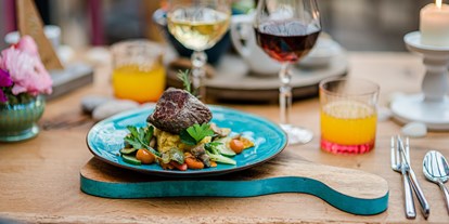 Essen-gehen - Gerichte: Fondue & Raclette - Gewürzrinderfilet - Restaurant feels EssBar