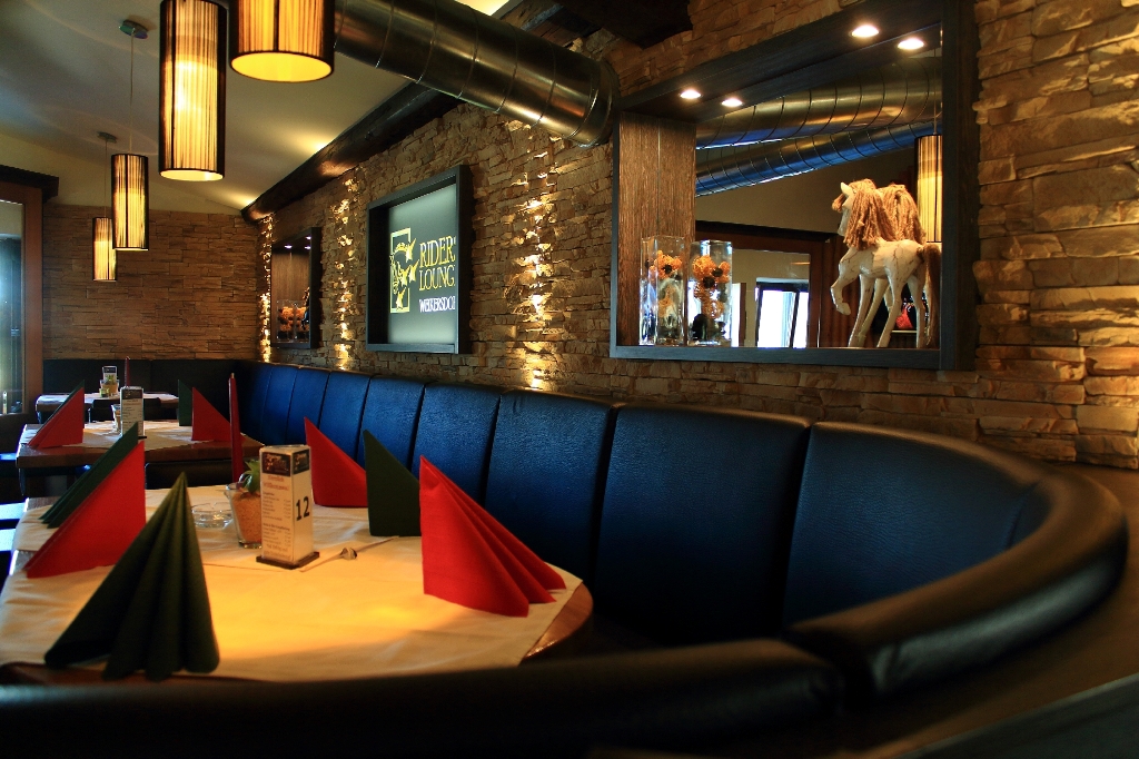Restaurant - Unser gemütlicher Barbereich in der Riders Lounge, einfach zum Wohlfühlen... ;-) - Restaurant-Bar RIDERS LOUNGE