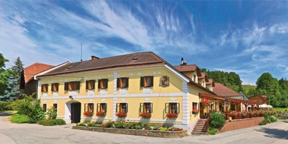 Essen-gehen - Preisniveau: €€ - PLZ 2842 (Österreich) - Unser Gasthaus ist in die sanften Hügeln der Buckligen Welt eingebettet. Umgeben von Wiesen und Wäldern lädt es zum Entspannen und Genießen ein. - Gasthaus Buchegger