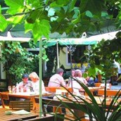 Restaurant - Heurigengaren  - Weingut und Heurigen Alphart am Mühlbach