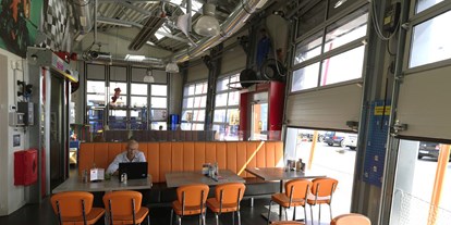 Essen-gehen - Raucherbereich - Dietmanns (Großdietmanns) - Genusswerkstatt - Cafe-Restaurant PIPELINE
