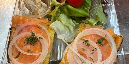 Essen-gehen - Gerichte: Meeresfrüchte - Baden-Württemberg - Lachs-Bruschezza - Restaurant-Kastell-Sulz am Neckar