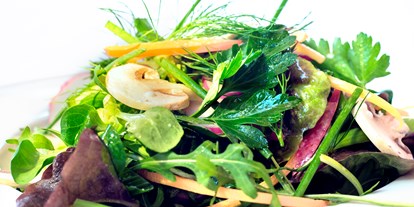Essen-gehen - Preisniveau: €€€ - Ginau - Frühlingssalat - Brückenwirt