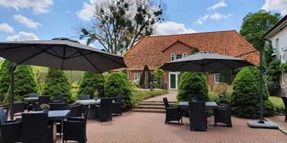 Essen-gehen - Preisniveau: €€€ - Seenplatte - Restaurant Martinus - Terrasse - Restaurant Martinus - Van der Valk Golfhotel Serrahn