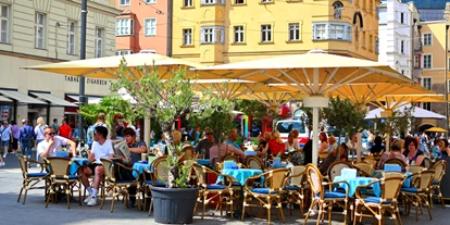 Essen-gehen - Sitzplätze im Freien - PLZ 6067 (Österreich) - MANNA INNSBRUCK Delikatessencafé