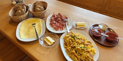 Essen-gehen - Mahlzeiten: Frühstück - Buchenbach - Frühstück im Gasthaus zum Strauß aus 100% regionalen Zutaten - Gasthaus zum Strauß