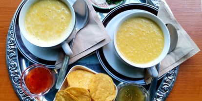 Essen-gehen - Mahlzeiten: Mittagessen - mexikanische Maissuppe mit Maistortillachips - Villa Weidig CaféBar 