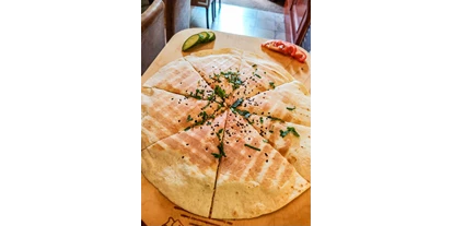 Essen-gehen - Art der Küche: libanesisch - Zieglau - getoastete Schafkäse   - Eleven Eleven Restaurant & Tagesbar - Salzburg