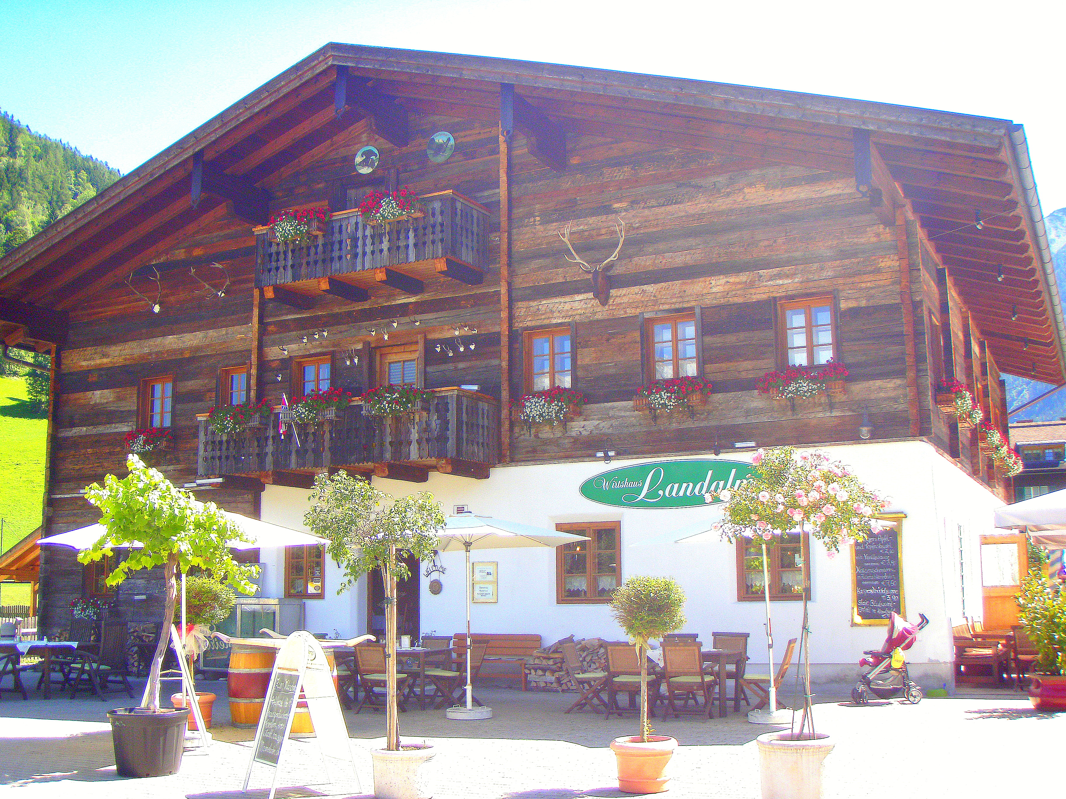 Restaurant - Landalm Sommer Frontansicht - Landalm