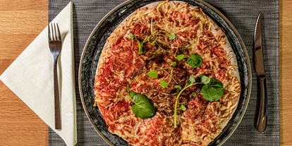 Essen-gehen - Gerichte: Pasta & Nudeln - Kärnten - nawu_Restaurant_Pizza_Hauspizza_Salamipizza_Margherita - nawu Restaurant