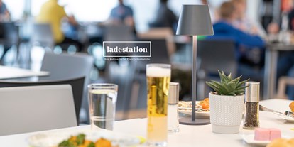 Essen-gehen - Buffet: Salatbuffet - Niederösterreich - Mittagessen von 11:30-14:30 Uhr
von Montag - Samstag
Sonn- & Feiertage geschlossen - ladestation - Gastronomie im Haus der Digitalisierung