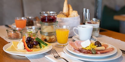Essen-gehen - rollstuhlgerecht - Großhattenberg - Täglich Frühstück von 07.00 bis 12.00 Uhr - mo.wi - Das Restaurant im Hotel Moserhof