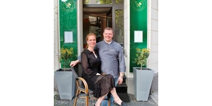 Essen-gehen - Sitzplätze im Freien - PLZ 45329 (Deutschland) - Frank Schikfelder und Alicia Wolbeck - Alte Metzgerei