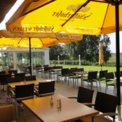 Restaurant - Große Außenterrassen - Restaurant & Café Friesenhof