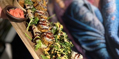 Essen-gehen - Art der Küche: japanisch - Salzburg-Stadt Taxham - Kiki roll, Mango beef, Crunchy Kelly 🍣 - Amidaa Sushi