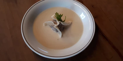 Essen-gehen - Gerichte: Fisch - Straßham - Pastinakensuppe mit Dimsum vom Reh  - Landgasthaus Lehnerwirt