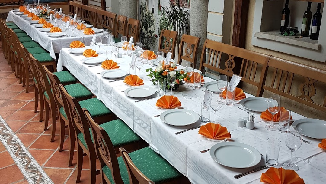 Restaurant - Gerne arrangieren wir Ihre Feierlichkeiten. - Cafe Restaurant Fischer