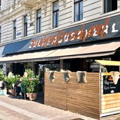 Restaurant - Schanigarten 
Mit VIP Lounge für bis zu 20 Personen  - Zuckergoscherl am Rochusmarkt