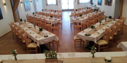 Essen-gehen - Sitzplätze im Freien - Oststeiermark - Restaurant Schwarzer Adler
