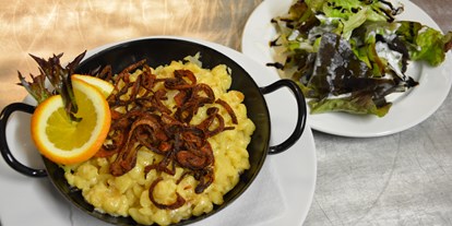 Essen-gehen - Mahlzeiten: Abendessen - Vorderschlag (Peilstein im Mühlviertel, Julbach) - Käsespätzle mit grünem Salat - Böhmerwaldhof