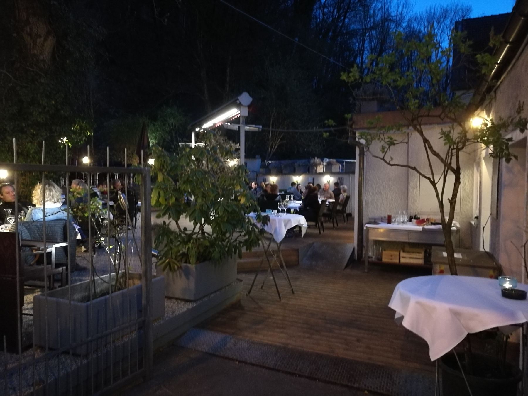 Restaurant - Gastgarten neben dem Restaurant - Osteria Cavalli