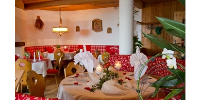 Essen-gehen - Gerichte: Schnitzel - Tirol - In der gemütlichen Achenseestube haben wir platz bis 60 Personen - Kirchenwirt in Maurach Achensee