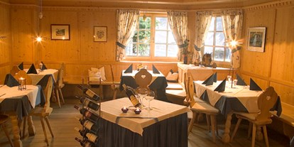 Essen-gehen - Sitzplätze im Freien - Südtirol - Gasthof zum Hirschen