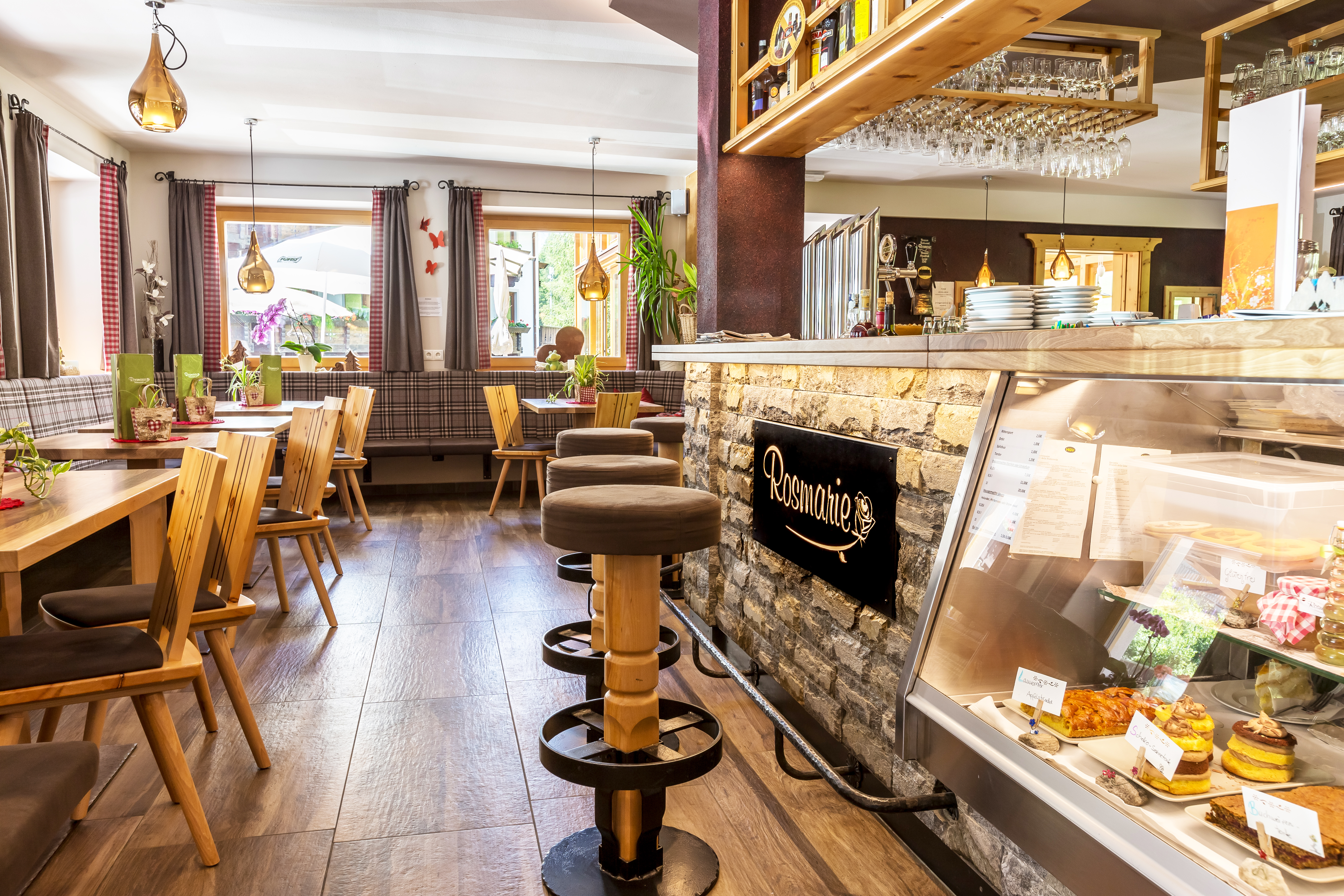 Essen-gehen: Restaurant-Stubenbereich - Hotel - Restaurant Rosmarie