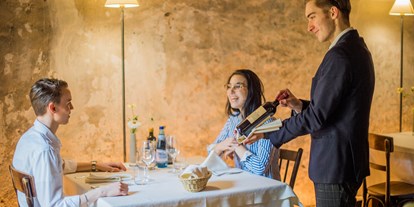 Essen-gehen - Sitzplätze im Freien - Südtirol - Abendessen - Rössl Bianco