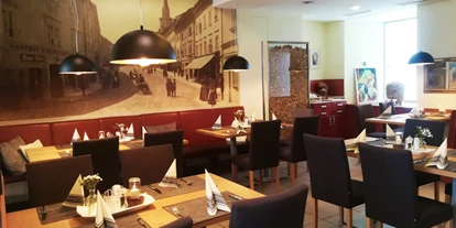 Essen-gehen - Sitzplätze im Freien - Kaltschach - Gemütlich essen in Villach - Cafe-Restaurant Goldenes Lamm
