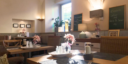 Essen-gehen - Sitzplätze im Freien - Finkenstein - Durchgehend warme Küche - Cafe-Restaurant Goldenes Lamm