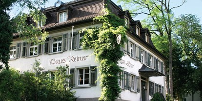 Essen-gehen - grüner Gastgarten - Bregenz - Brauereigasthof Reiner