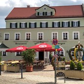 Restaurant - Aussenansicht - BIergarten auf dem Marktplatz - Hotel Brauereigasthof Amberger