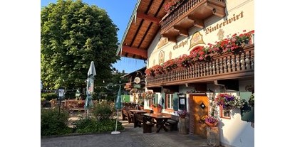Essen-gehen - Sitzplätze im Freien - Bayern - Hinterwirt mit Biergarten - Gasthof Hinterwirt