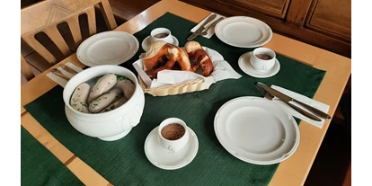 Essen-gehen - Gerichte: Wild - Bayern - Weißwurstfrühstück am Samstag auf Bestellung ab 8 Personen
8.90 €
Weißbier 4,40 € - SophienBäck