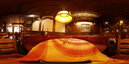 Essen-gehen - Sitzplätze im Freien - Oberwinkl (Elsbethen) - Innenräumlichkeit Tische - zaffran indian cuisine