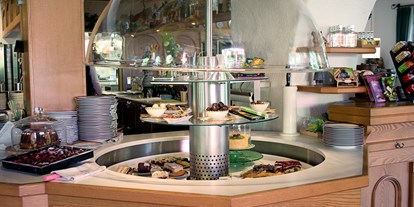 Essen-gehen - Art der Küche: österreichisch - Seefeld in Tirol - Kuchenvitrine - Restaurant Engl Hof