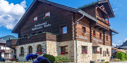Essen-gehen - grüner Gastgarten - Zirl - Restaurant Südtiroler Stube Sommer - Restaurant Südtiroler Stube 
