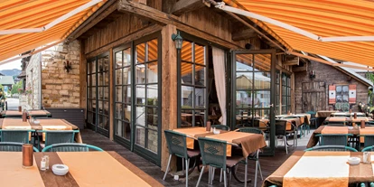 Essen-gehen - Sitzplätze im Freien - Tirol - für heisse Sommertage - Restaurant Südtiroler Stube 