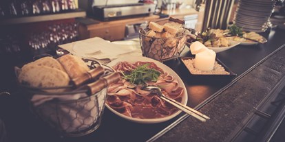 Essen-gehen - Gerichte: Antipasti - Offenes Buffet für Feiern buchbar! - Bar Centrale Hall in Tirol