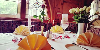 Essen-gehen - Gerichte: Suppen - Tirol - Tischdekoration - Restaurant-Cafe Maximilian