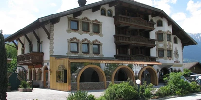 Essen-gehen - Seefeld in Tirol - Außenansicht - Restaurant Maximilian im Hotel Tyrolis - Restaurant-Cafe Maximilian