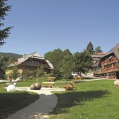 Restaurant - Blick vom Park auf das Rößle - Schwarzwald-Gaststuben Hotel Rössle