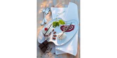 Essen-gehen - Mahlzeiten: Abendessen - Schönenberg - ein Dessert als krönender Abschluß zum Menü - Schwarzwald-Gaststuben Hotel Rössle