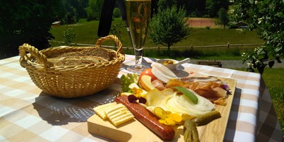 Essen-gehen - Mahlzeiten: Mittagessen - Schönenberg - Ein Vesper am nachmittag auf unserer Trasse genießen - Schwarzwald-Gaststuben Hotel Rössle