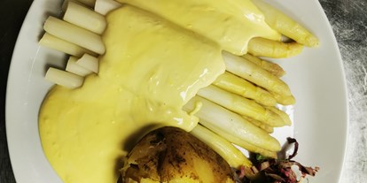 Essen-gehen - Gerichte: Burger - Schwäbische Alb - Spargel mit Ofenkartoffel und Sauce Hollondaise - Restaurant und Weinstube Anker