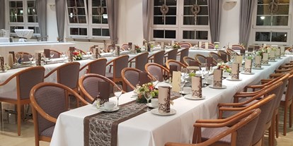 Essen-gehen - Gerichte: Schnitzel - Schwäbische Alb - Festsaal 1 - Restaurant im Hotel Goldener Ochsen