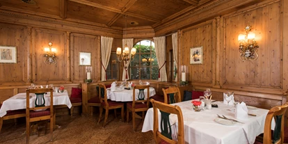 Essen-gehen - Sitzplätze im Freien - PLZ 6373 (Österreich) - Weinstube - zentraler Dreh- und Angelpunkt - Sporthotel Reisch - Restaurant Kaiserstuben