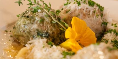 Essen-gehen - Alpbach - Knödeltris, eine typisch Tiroler Spezialität - Genuss Schmied'n